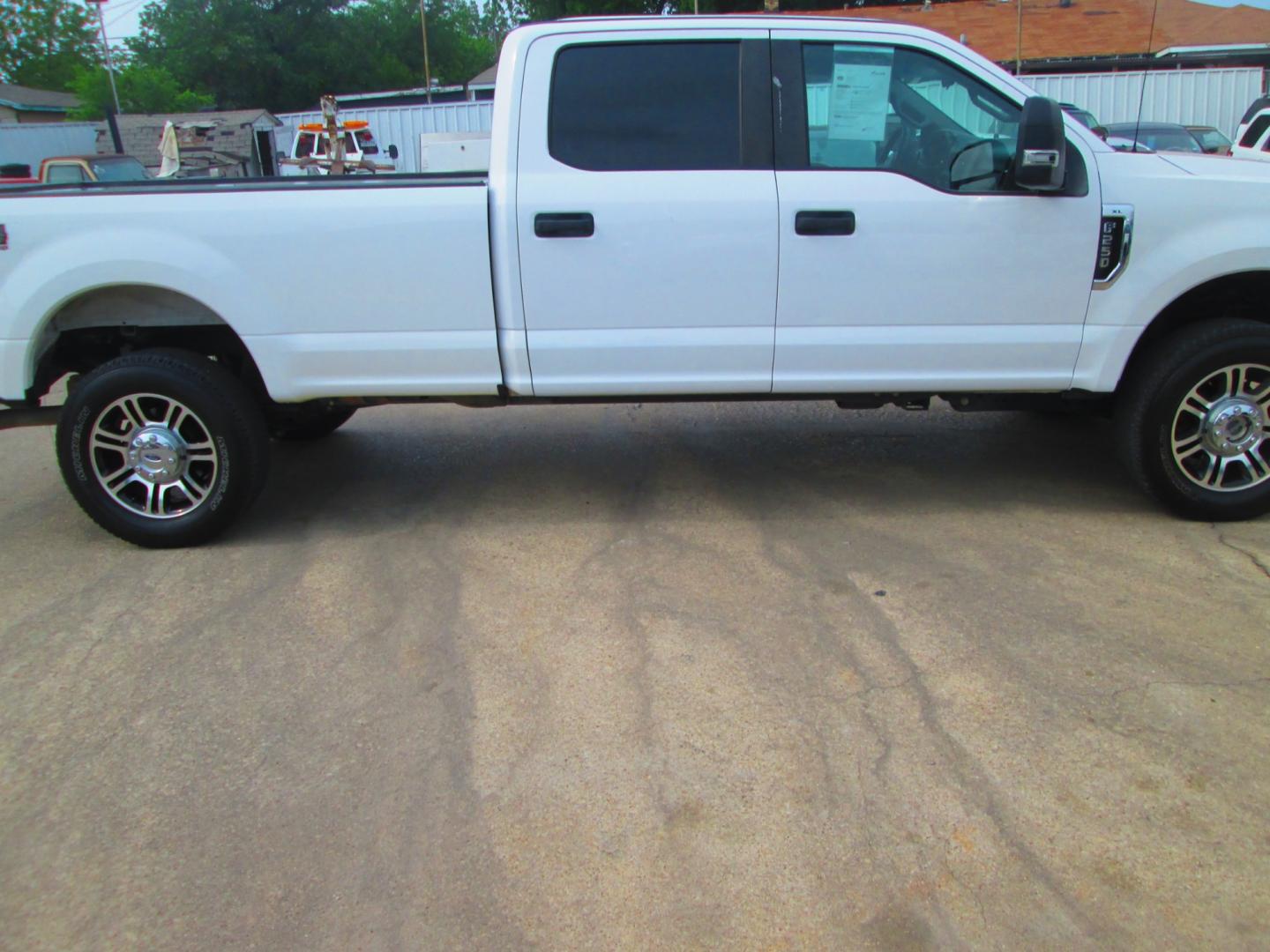 2019 WHITE Ford F-250 SD (1FT7W2B63KE) , located at 1815 NE 28th St., Fort Worth, TX, 76106, (817) 625-6251, 32.795582, -97.333069 - Photo#3